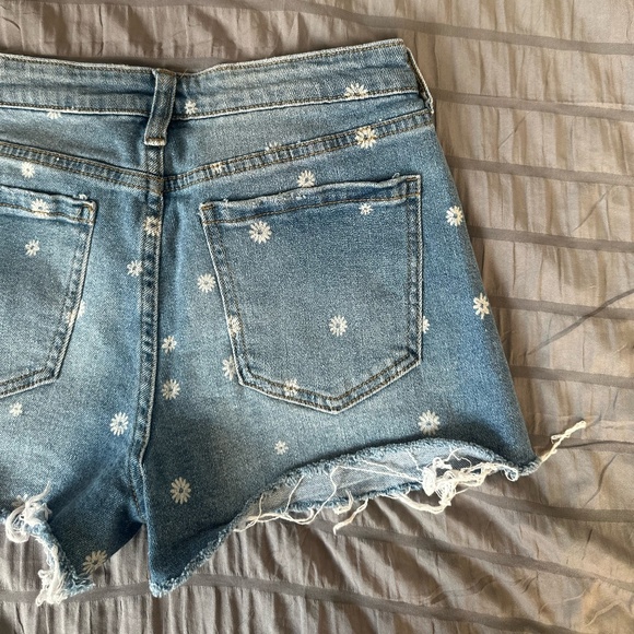 Women's Jeans Shorts - Ripped - Flower Print - US 28 - Picture 5 of 8